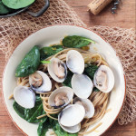 Linguine with clams and spinach