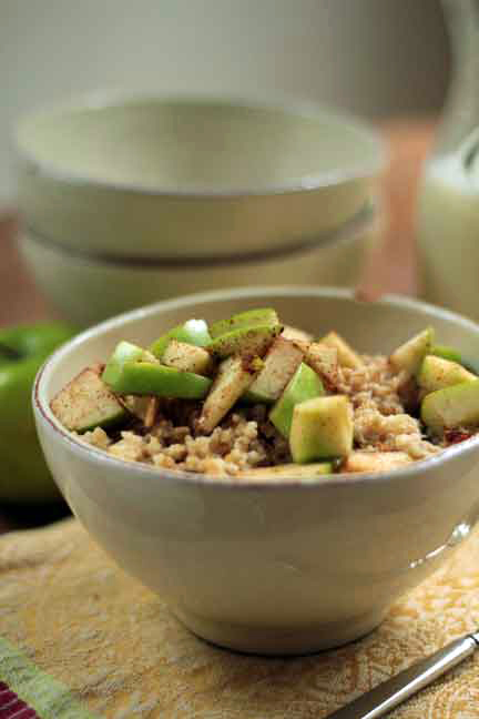 Irish Oatmeal topped with Apples, Cinnamon and Sugar