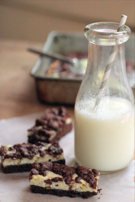Chocolate Cookie Bars with Creamy Filling
